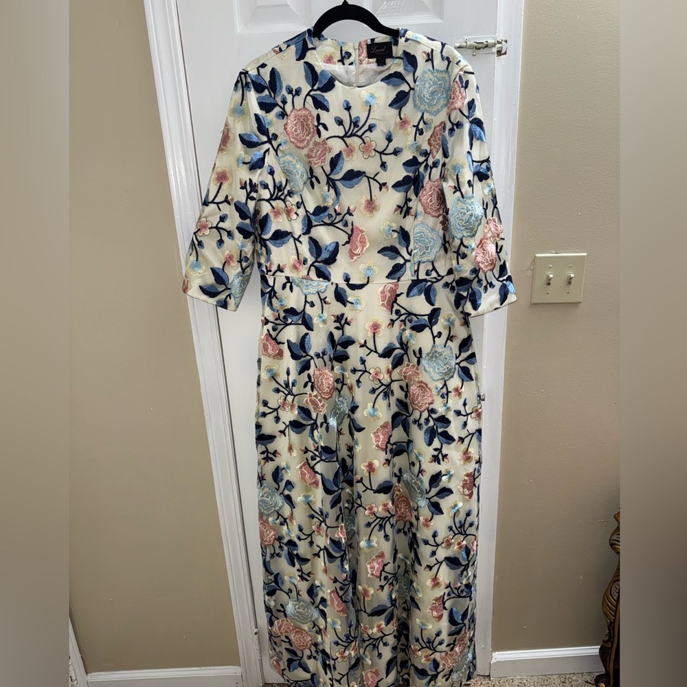 Chic Long Sleeve Floral Dress with Embroidery